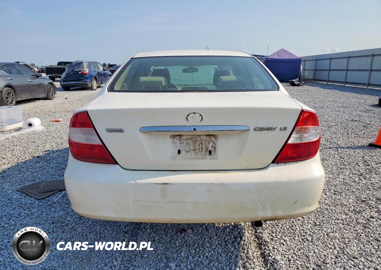 2002 Toyota Camry Le VIN:JTDBE32K820103664 - 6