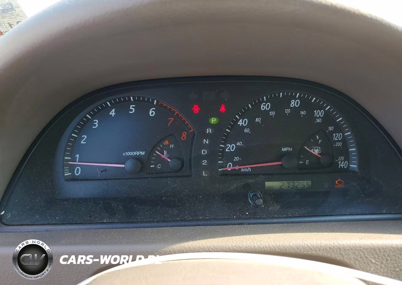 2002 Toyota Camry Le VIN:JTDBE32K820103664 - 9