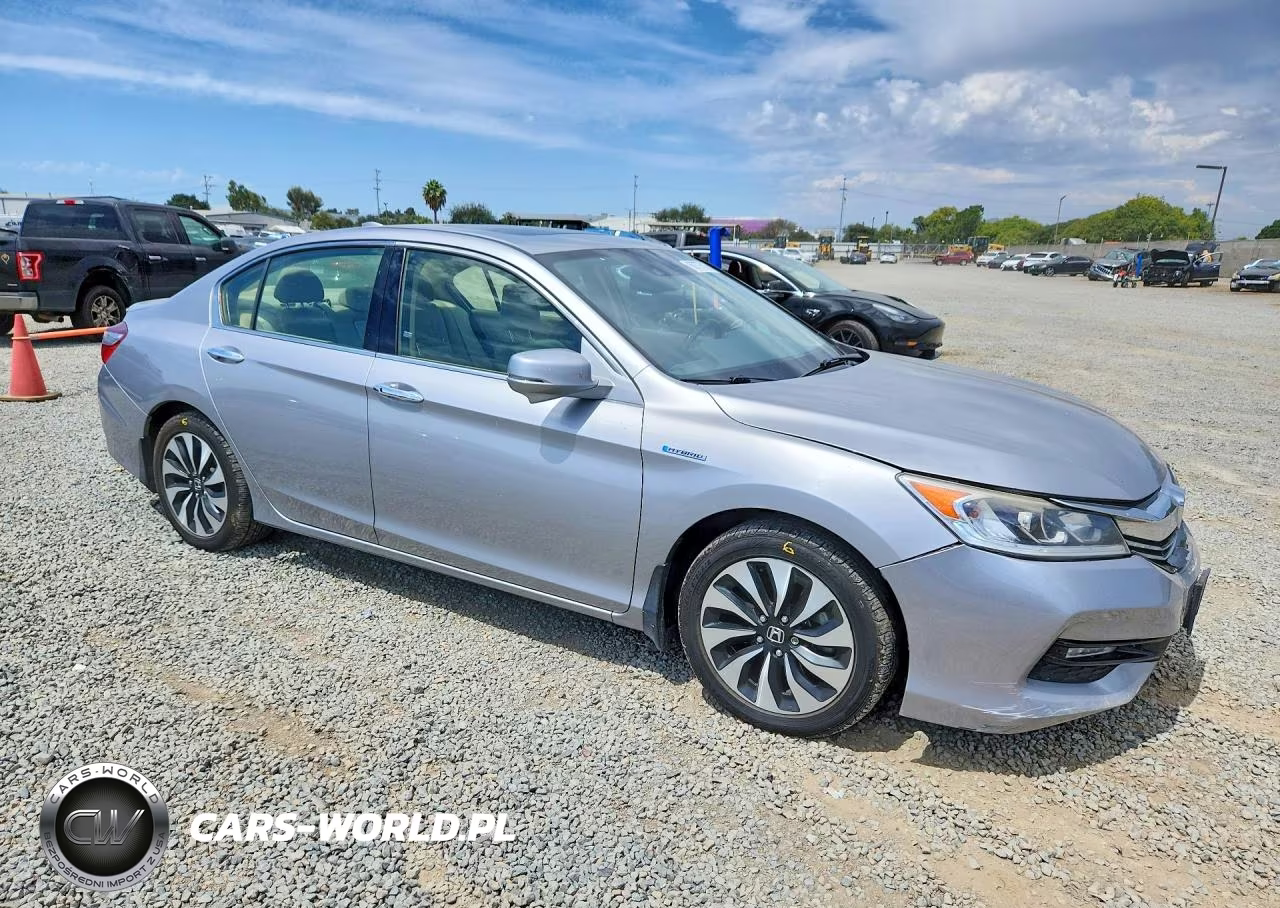 2017 Honda Accord Hybrid Exl VIN:JHMCR6F55HC000724 - 4
