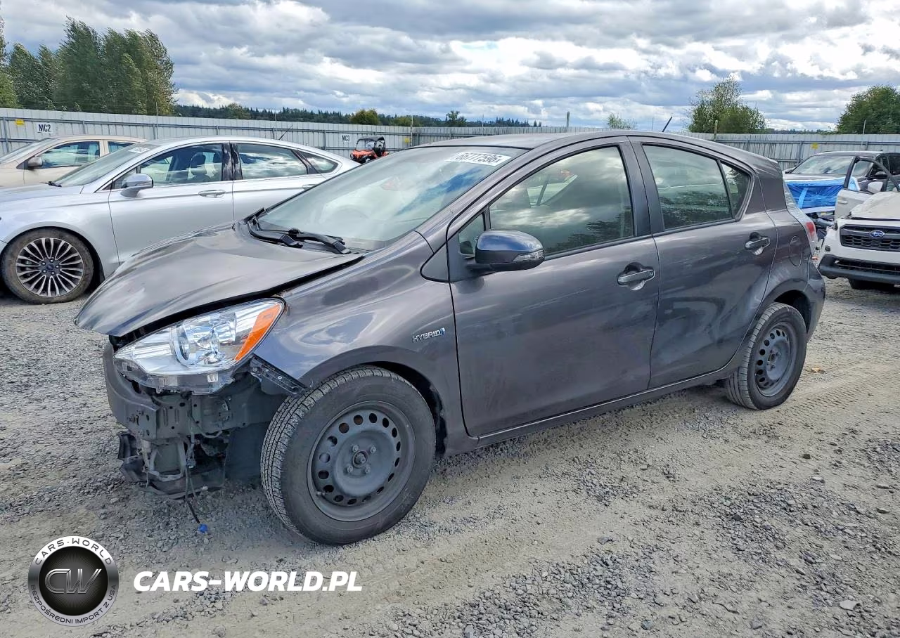 2014 Toyota Prius C Two