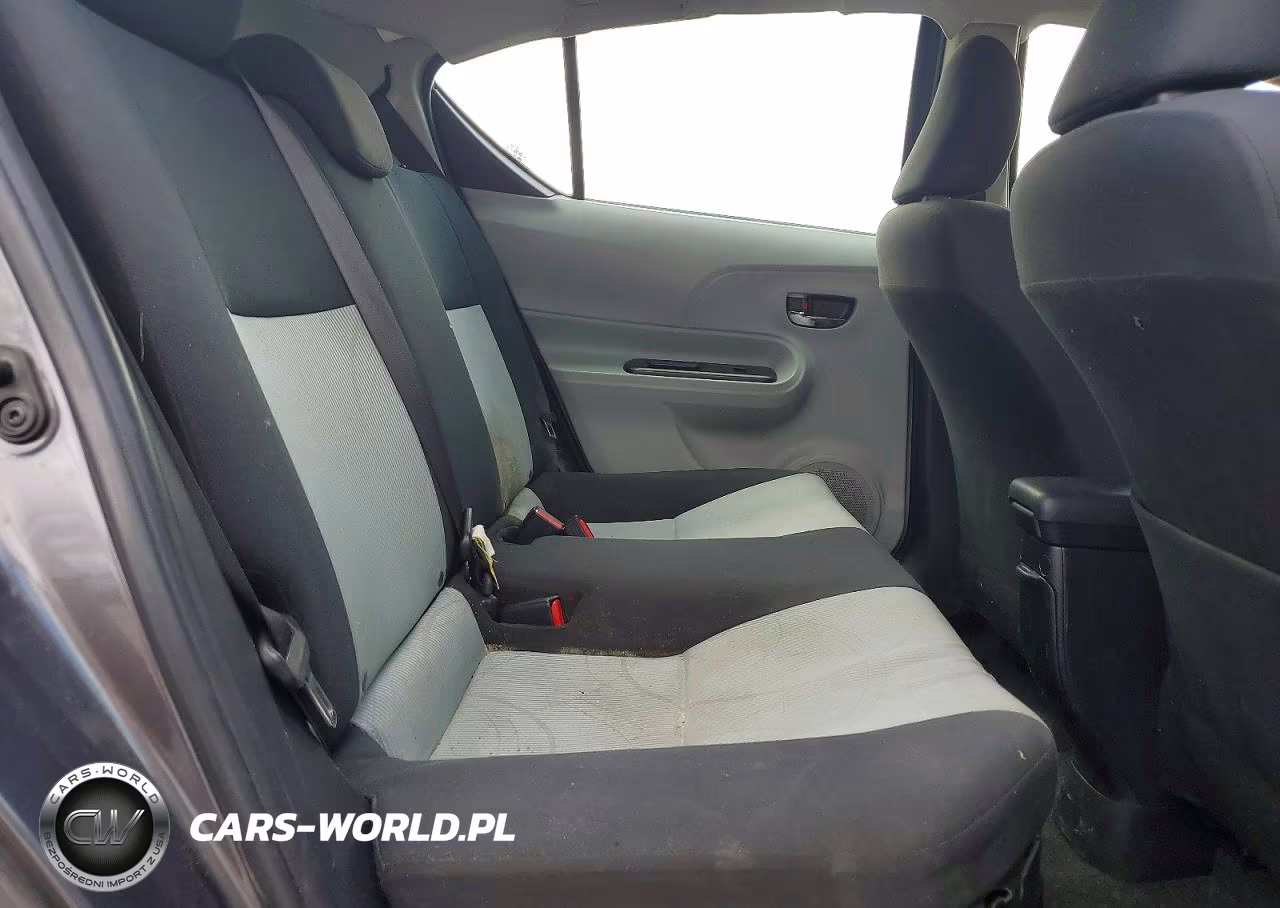 2014 Toyota Prius C Two VIN:JTDKDTB39E1572756 - 11
