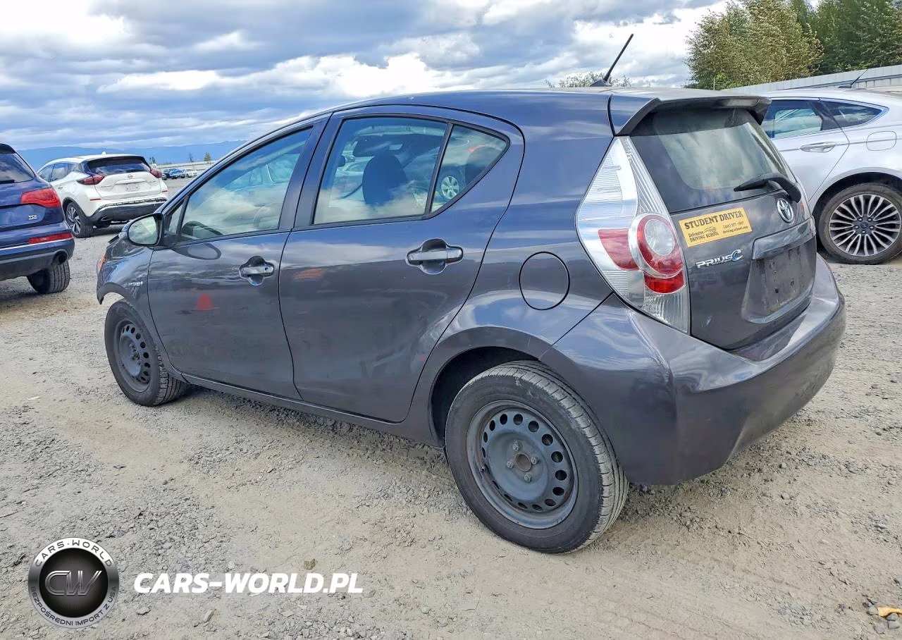 2014 Toyota Prius C Two VIN:JTDKDTB39E1572756 - 2