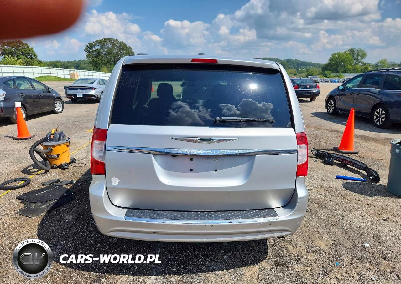 2011 Chrysler Town & Country Touring VIN:2A4RR5DG0BR607889 - 6