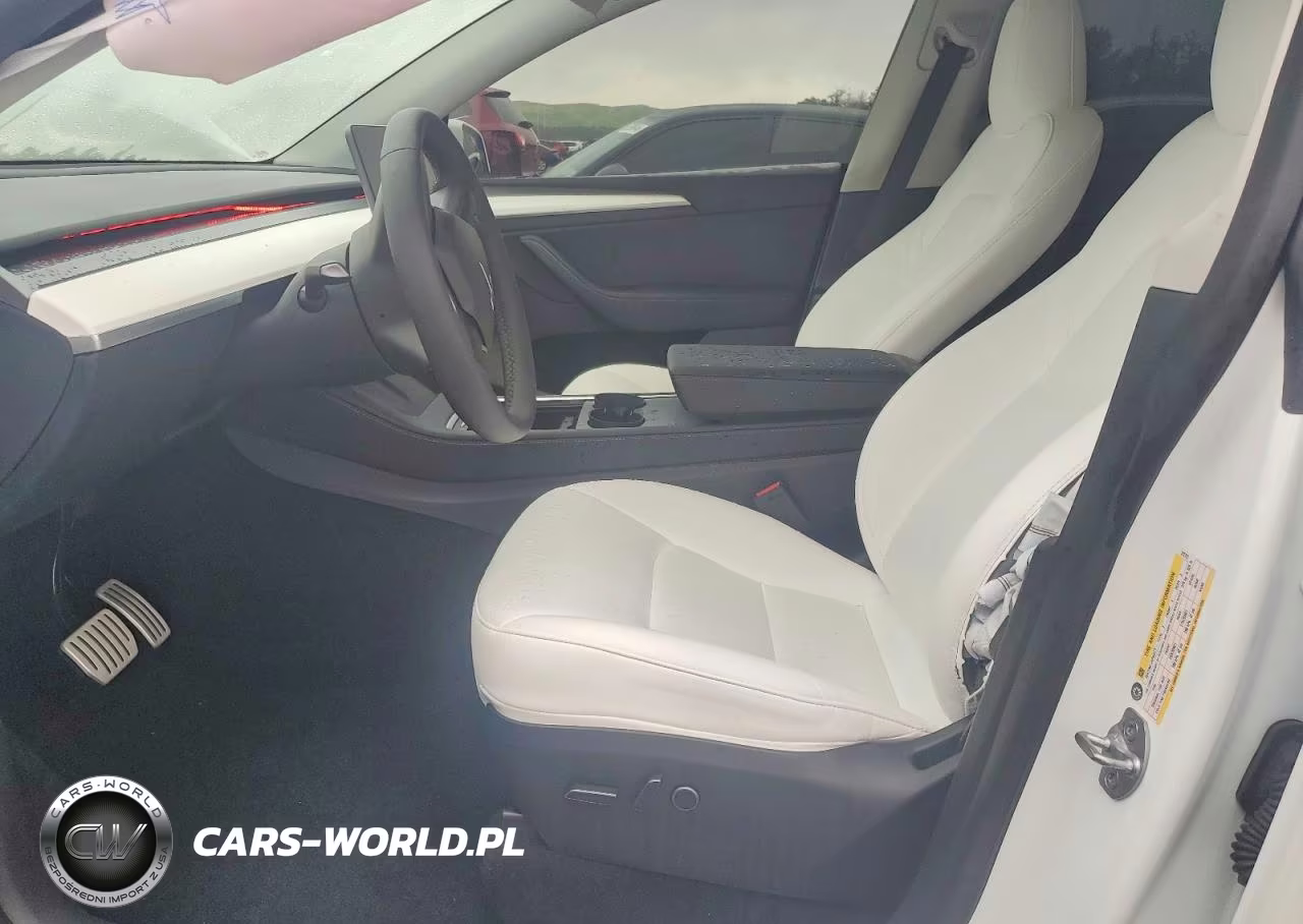 2025 Tesla Model Y VIN:7SAYGDEF2SF312721 - 7