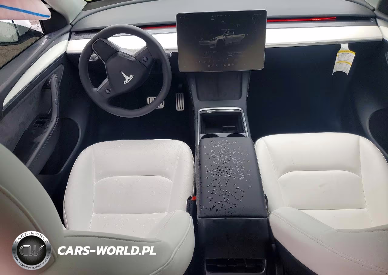 2025 Tesla Model Y VIN:7SAYGDEF2SF312721 - 8