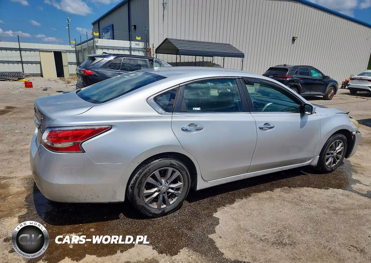 2015 Nissan Altima 2.5 S VIN:1N4AL3AP6FC174256 - 3