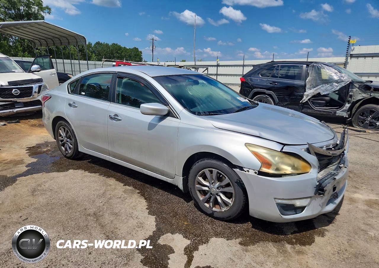 2015 Nissan Altima 2.5 S VIN:1N4AL3AP6FC174256 - 4