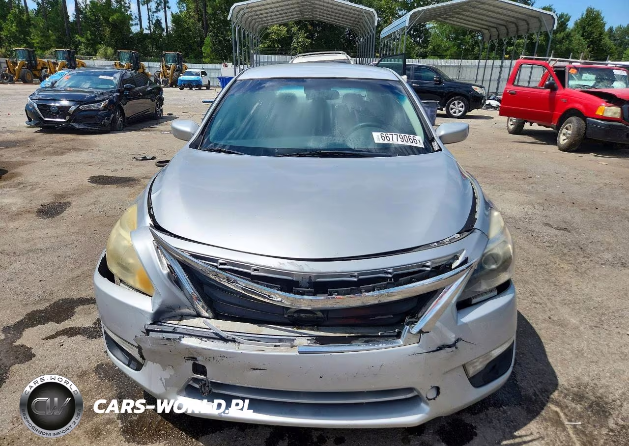 2015 Nissan Altima 2.5 S VIN:1N4AL3AP6FC174256 - 5