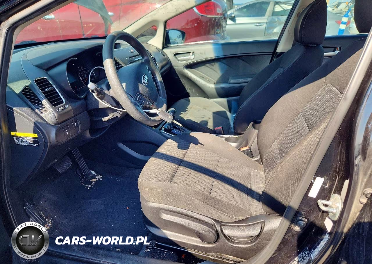 2018 Kia Forte Lx VIN:3KPFK4A70JE241329 - 7