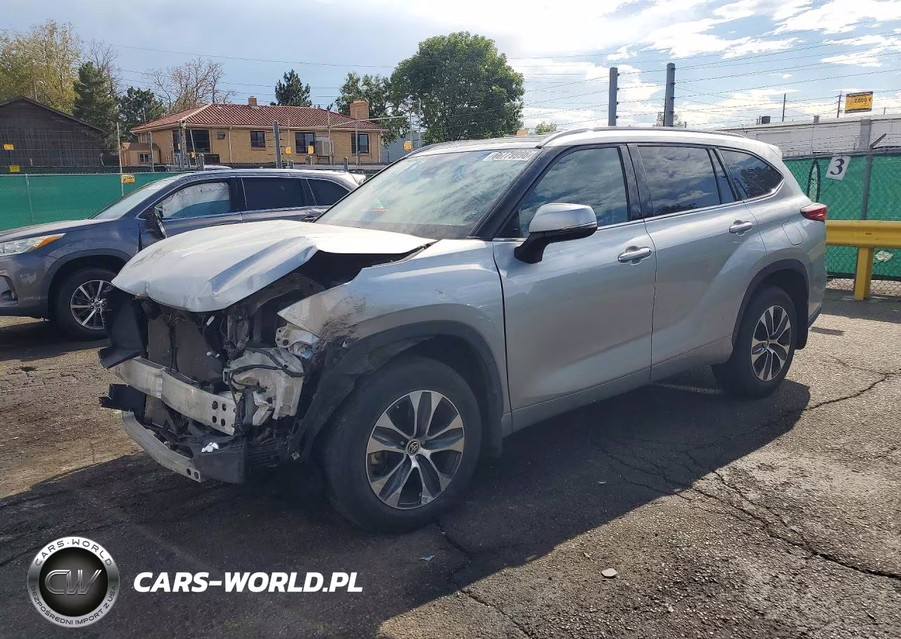 2022 Toyota Highlander Xle VIN:5TDGZRBH8NS569193 - 1