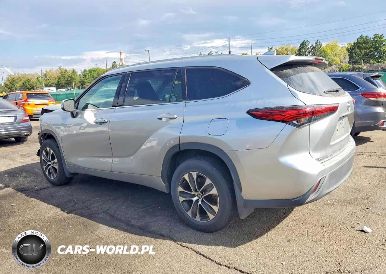 2022 Toyota Highlander Xle VIN:5TDGZRBH8NS569193 - 2