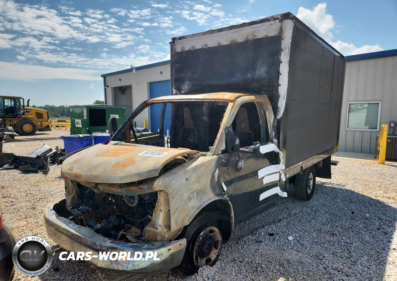 2021 Chevrolet Express G3500 Box Truck