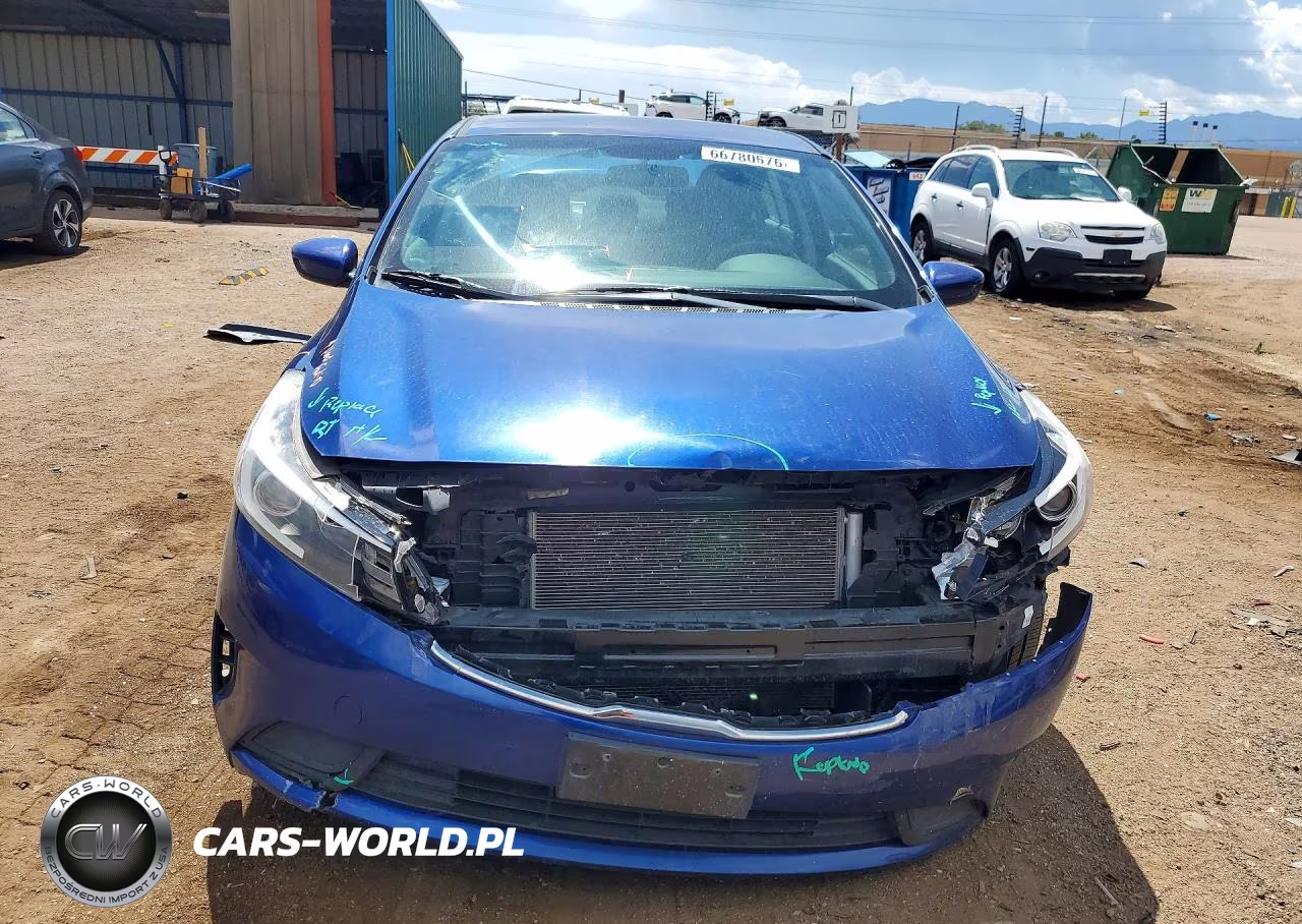 2018 Kia Forte Lx VIN:3KPFK4A79JE256735 - 5