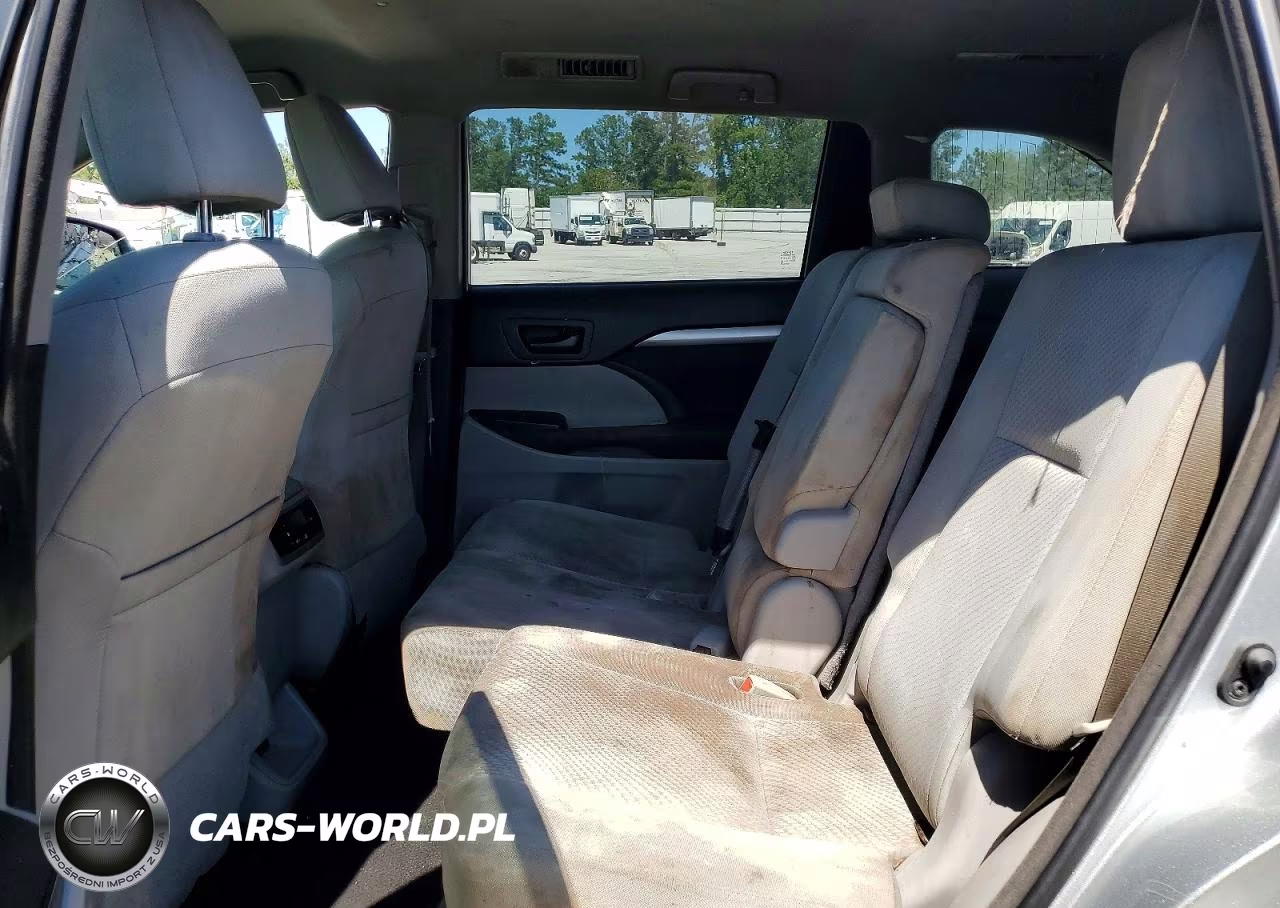2018 Toyota Highlander Le VIN:5TDZARFH8JS040475 - 11