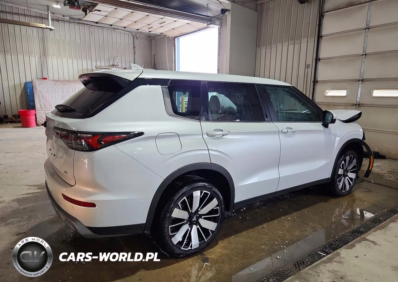 2025 Mitsubishi Outlander Se VIN:JA4J4VA80SZ024852 - 3