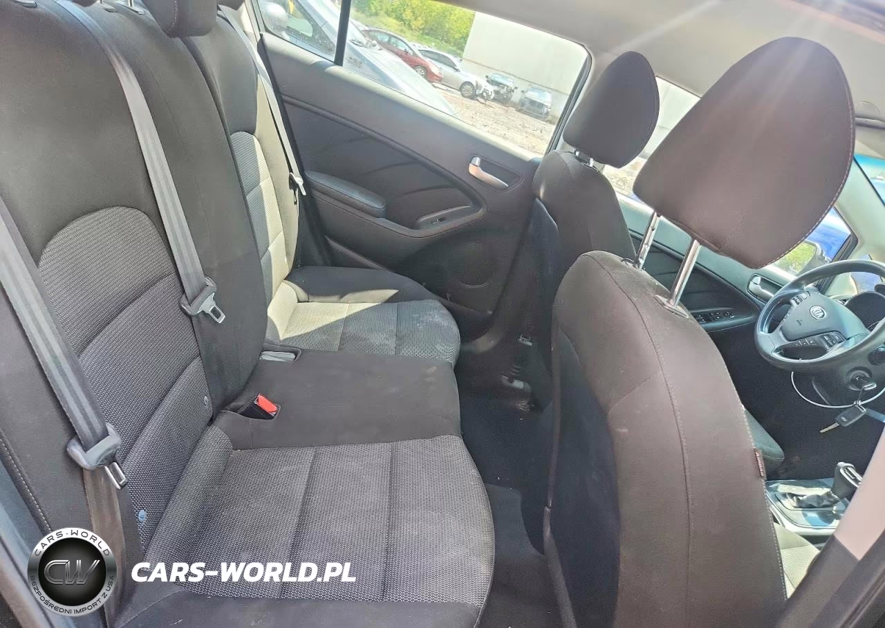 2018 Kia Forte Lx VIN:3KPFK4A71JE263436 - 10