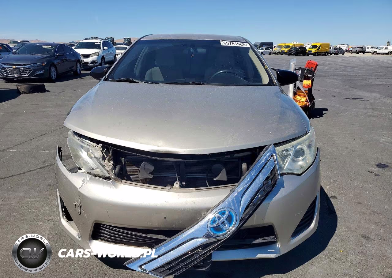 2013 Toyota Camry Hybrid Le VIN:4T1BD1FK4DU081834 - 5
