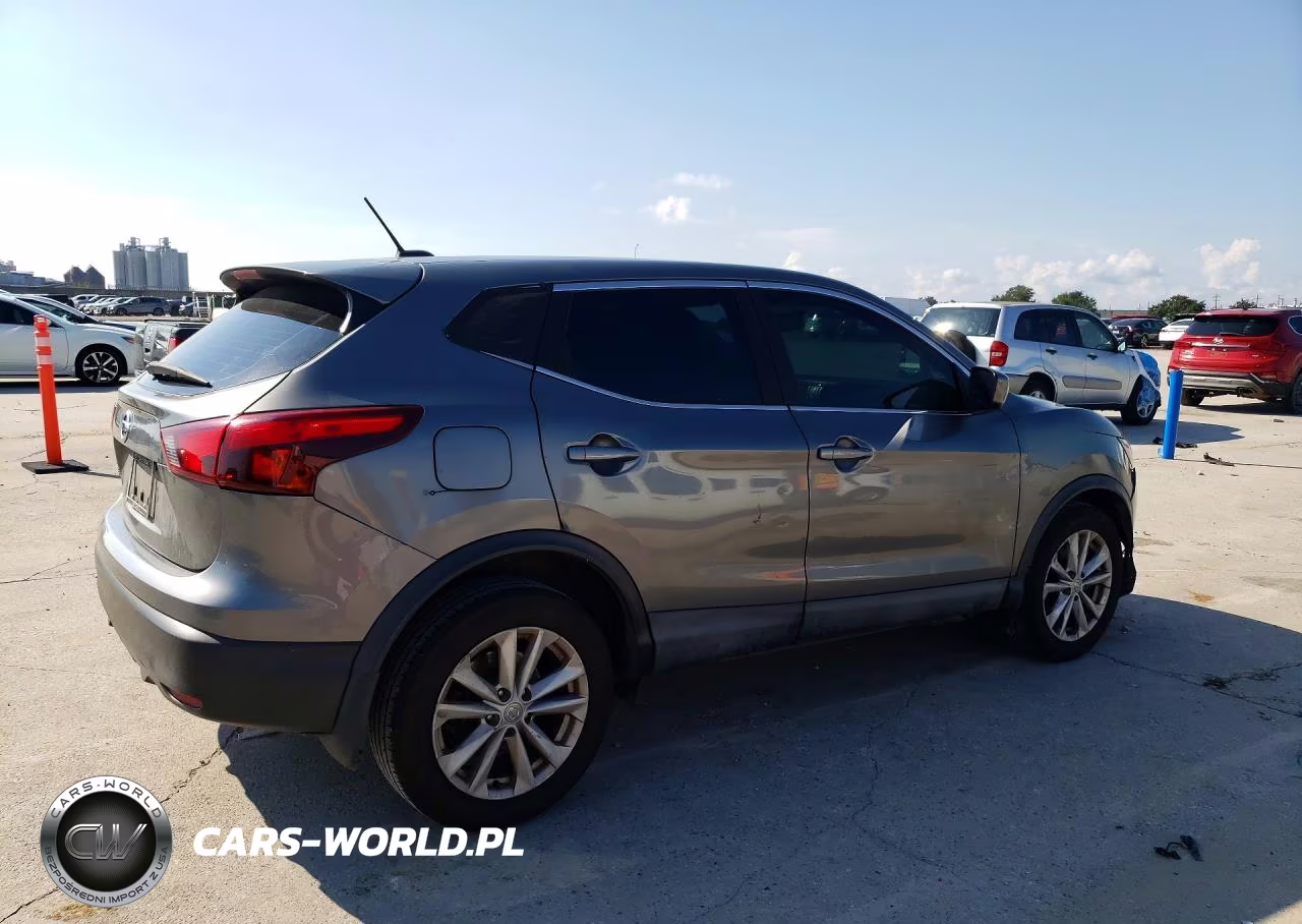 2017 Nissan Rogue Sport S VIN:JN1BJ1CPXHW014875 - 3