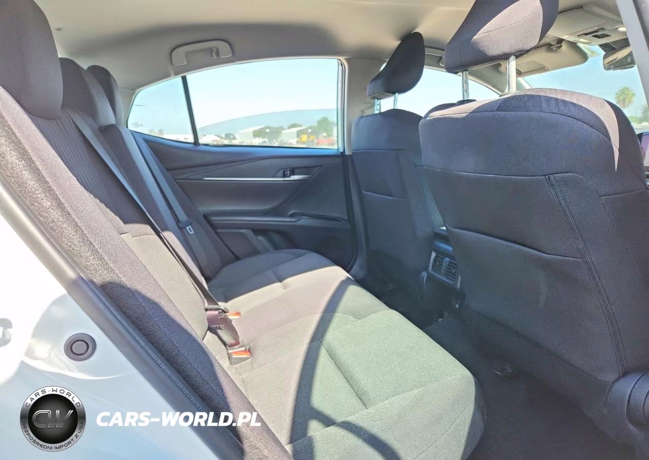 2025 Toyota Camry Le VIN:4T1DAACK1SU191887 - 10
