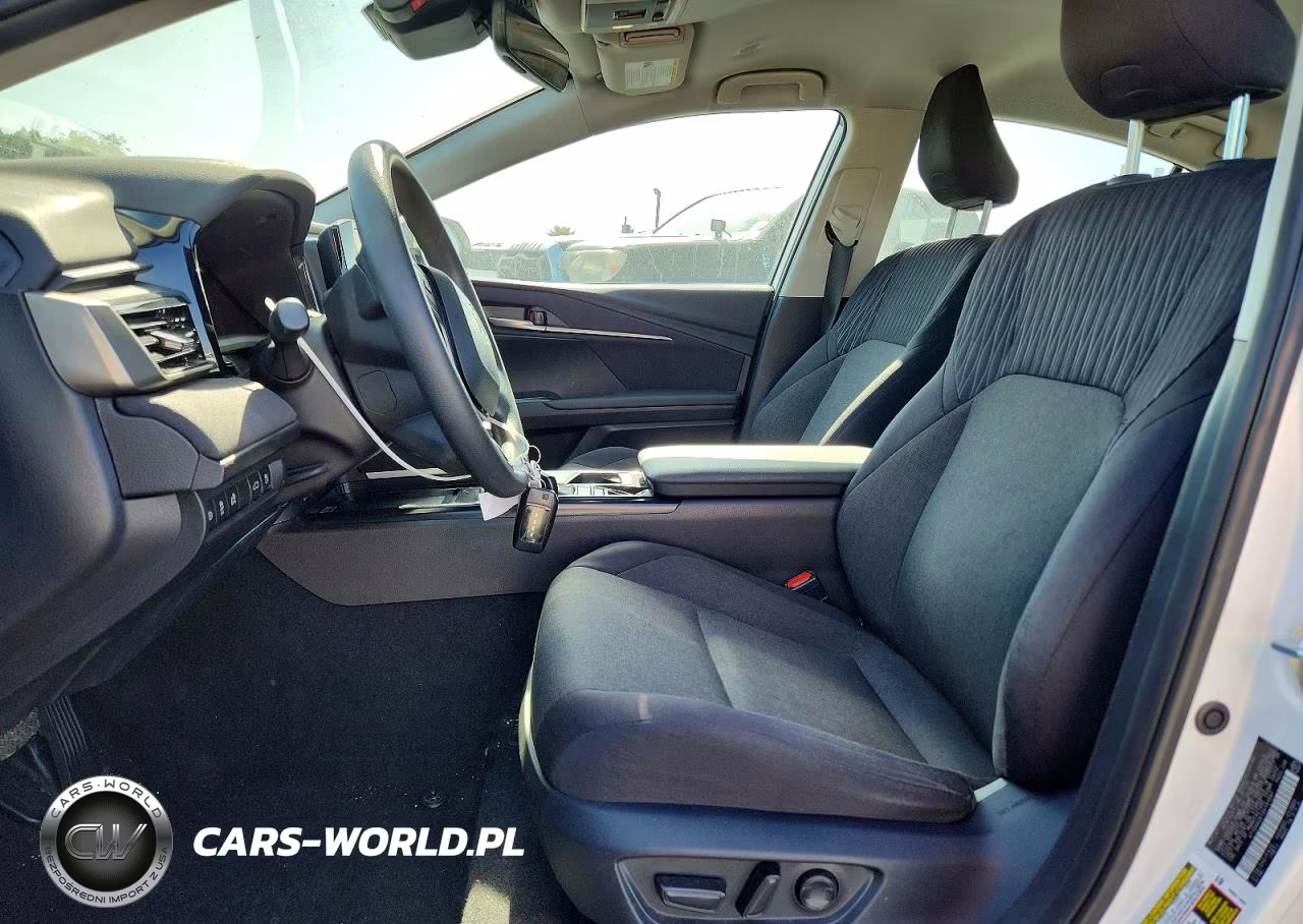 2025 Toyota Camry Le VIN:4T1DAACK1SU191887 - 7