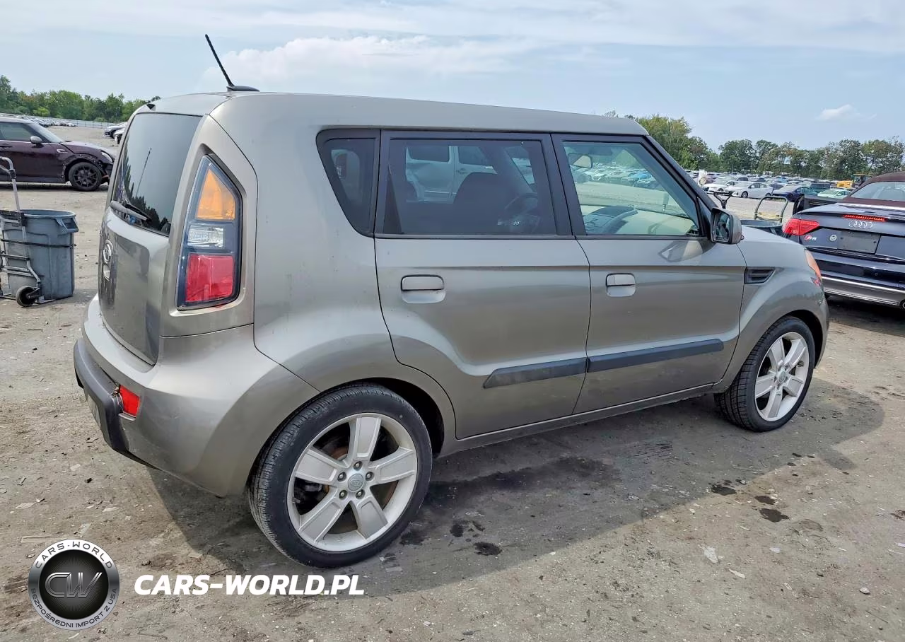 2010 Kia Soul + VIN:KNDJT2A29A7095223 - 3