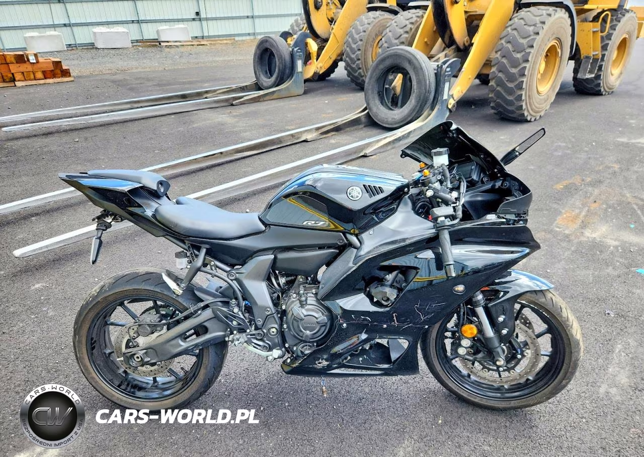 2022 Yamaha Yzfr7