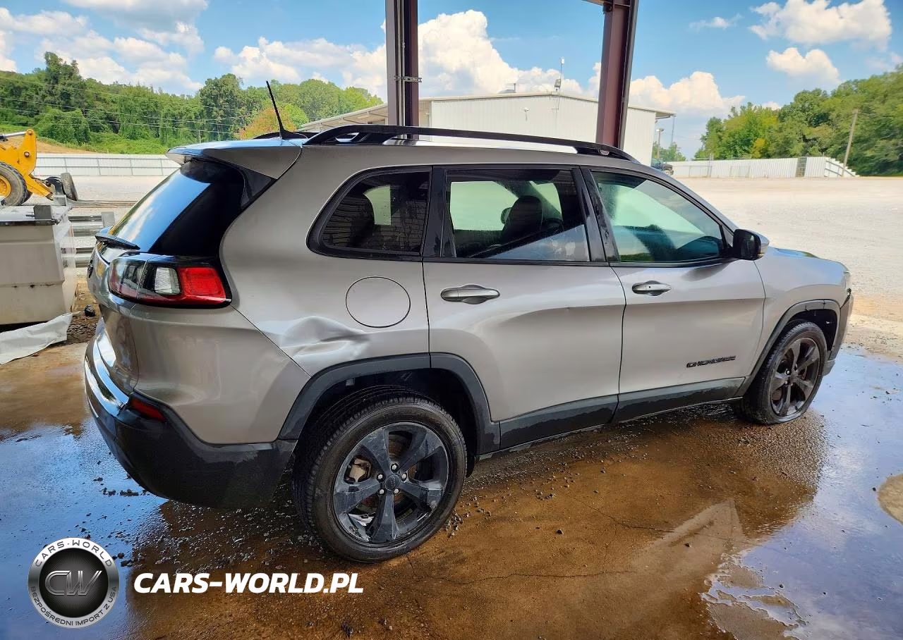 2019 Jeep Cherokee Latitude Plus VIN:1C4PJLLB8KD392831 - 3