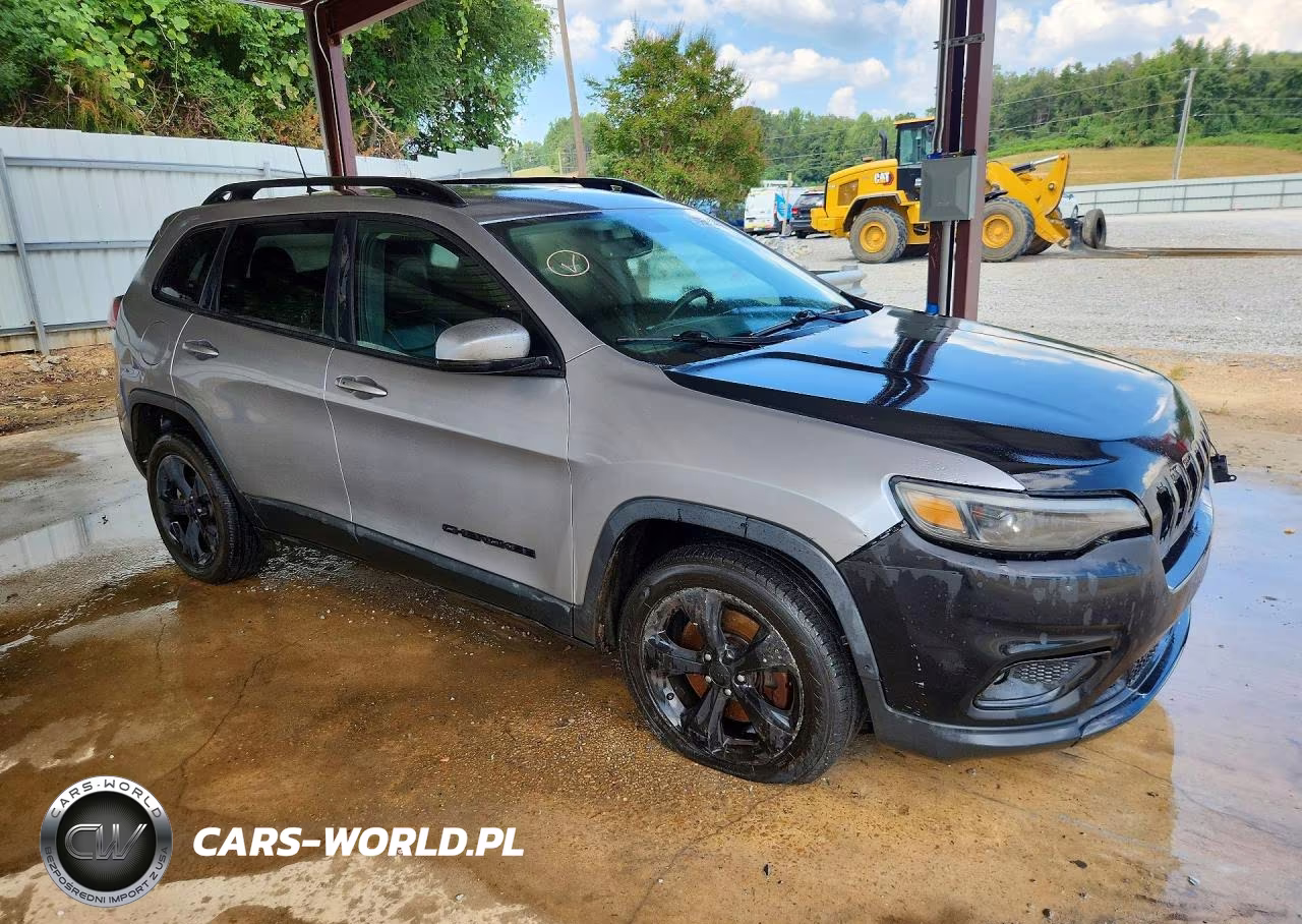 2019 Jeep Cherokee Latitude Plus VIN:1C4PJLLB8KD392831 - 4