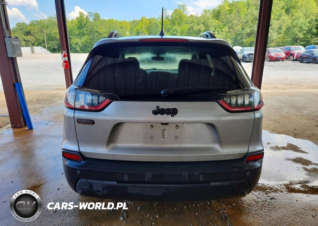 2019 Jeep Cherokee Latitude Plus VIN:1C4PJLLB8KD392831 - 6