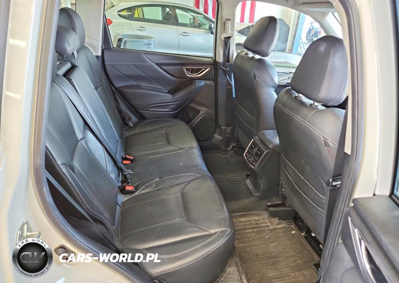 2022 Subaru Forester Touring VIN:JF2SKARCXNH433793 - 11