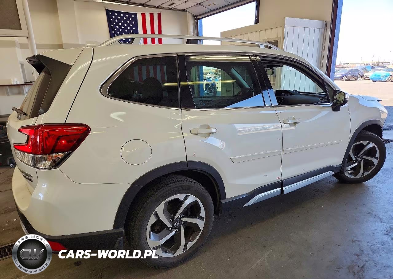 2022 Subaru Forester Touring VIN:JF2SKARCXNH433793 - 3