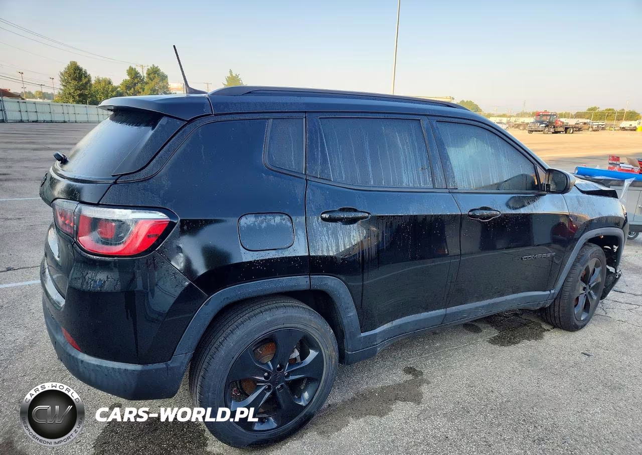2018 Jeep Compass Latitude VIN:3C4NJCBB2JT461319 - 3