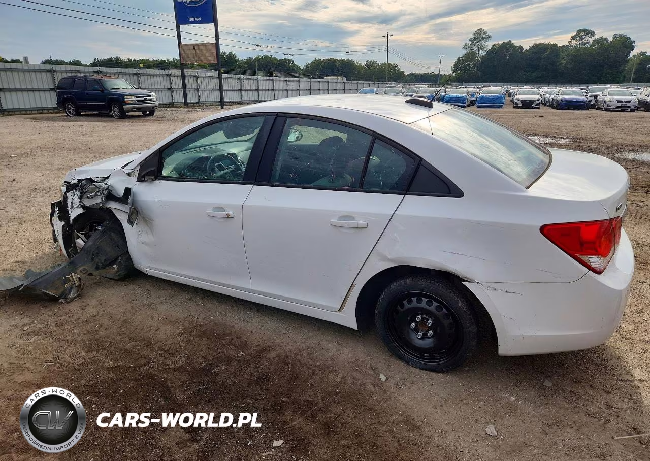 2015 Chevrolet Cruze 4D Ls VIN:1G1PA5SH7F7196829 - 2