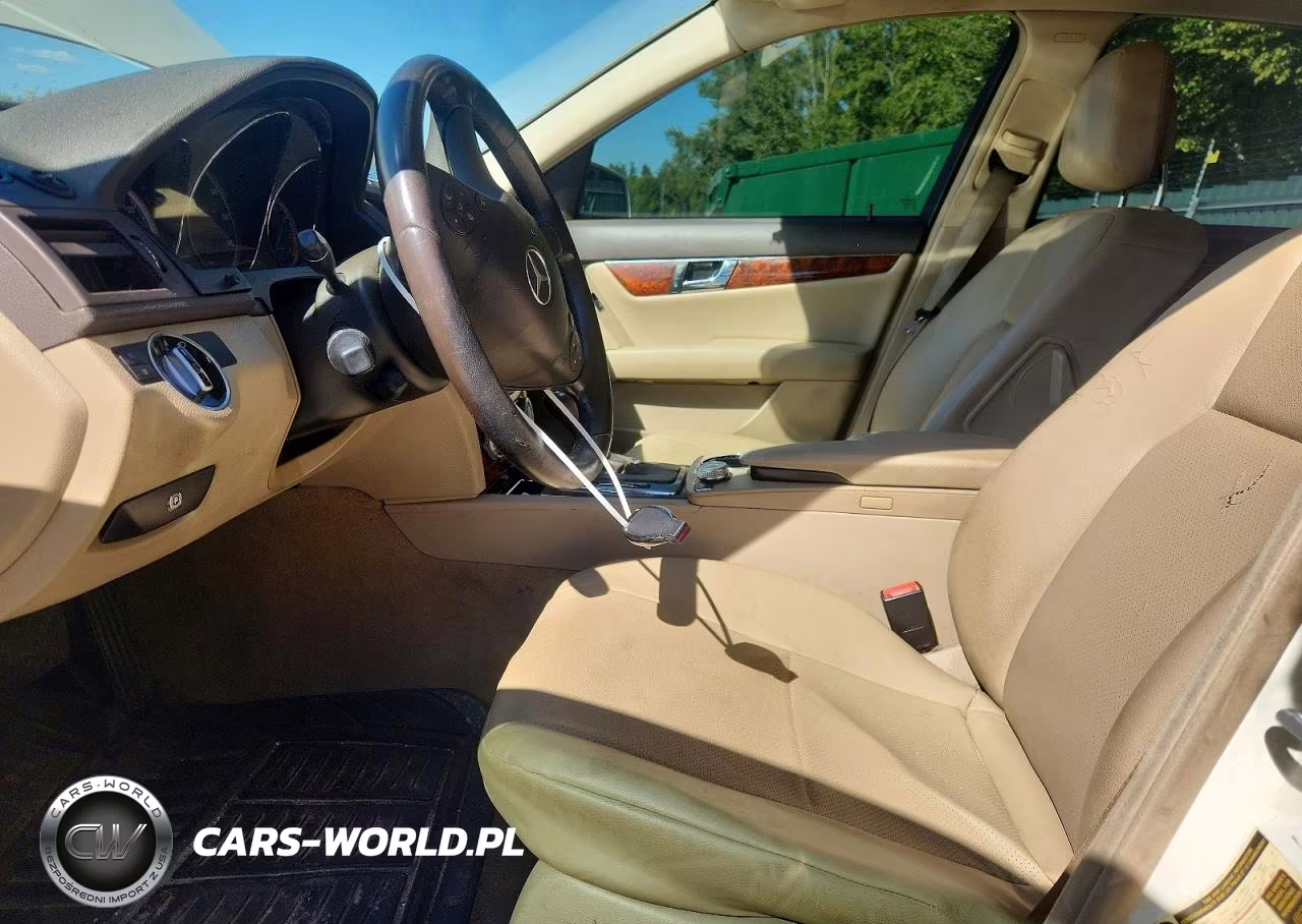 2011 Mercedes-Benz C 300 4Matic VIN:WDDGF8BB8BR167088 - 7
