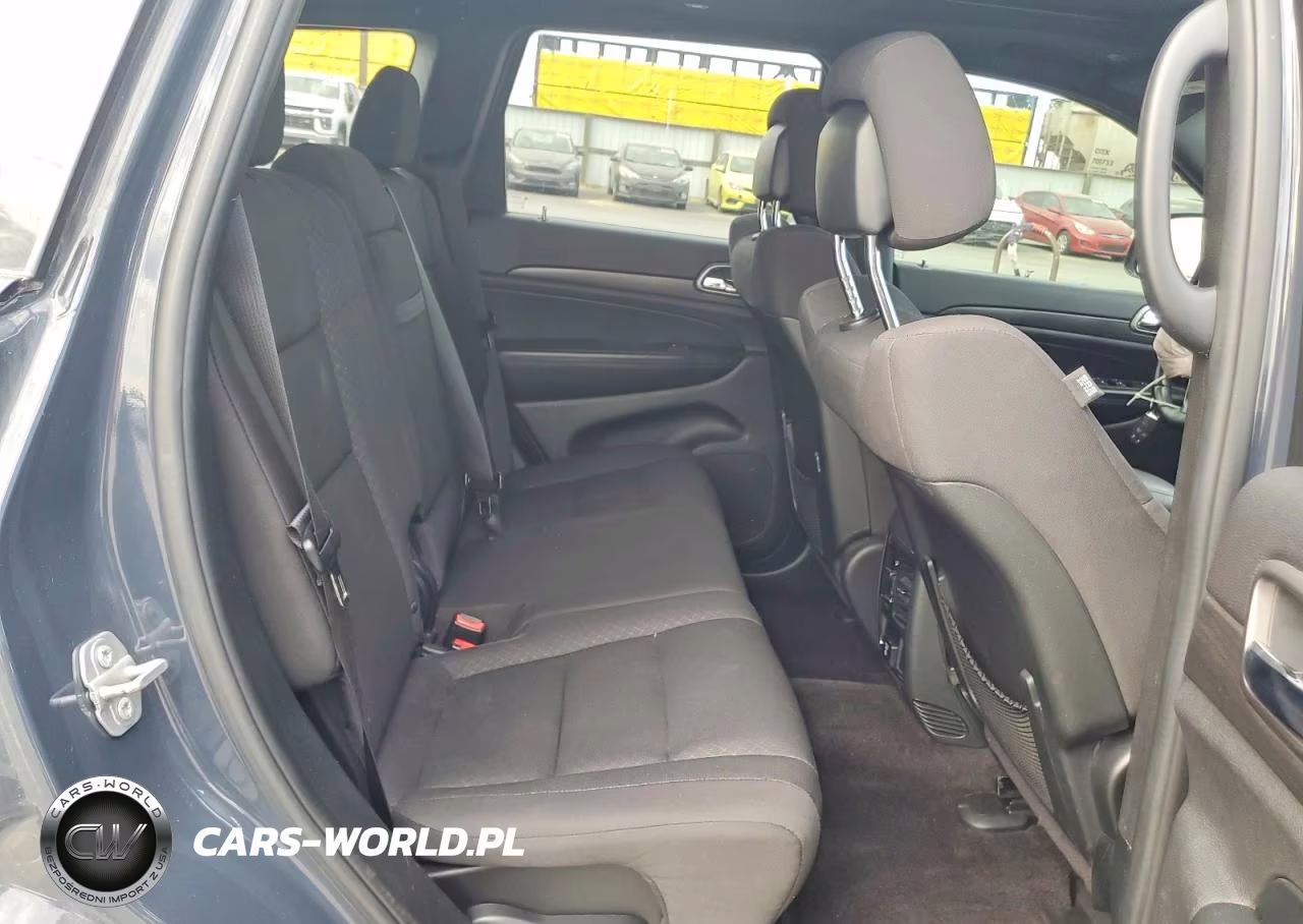 2018 Jeep Grand Cherokee Laredo VIN:1C4RJFAG0JC421333 - 11