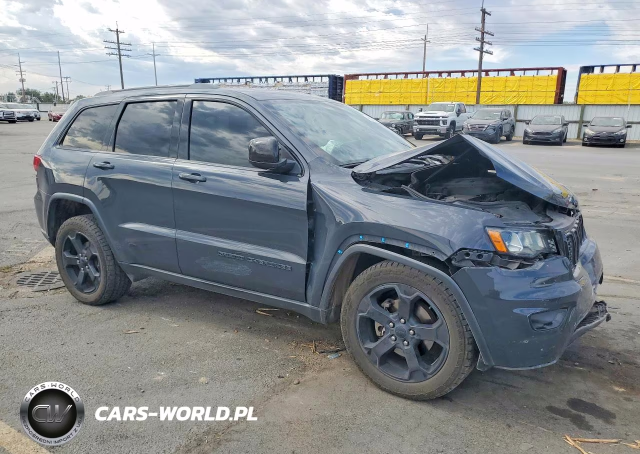 2018 Jeep Grand Cherokee Laredo VIN:1C4RJFAG0JC421333 - 4