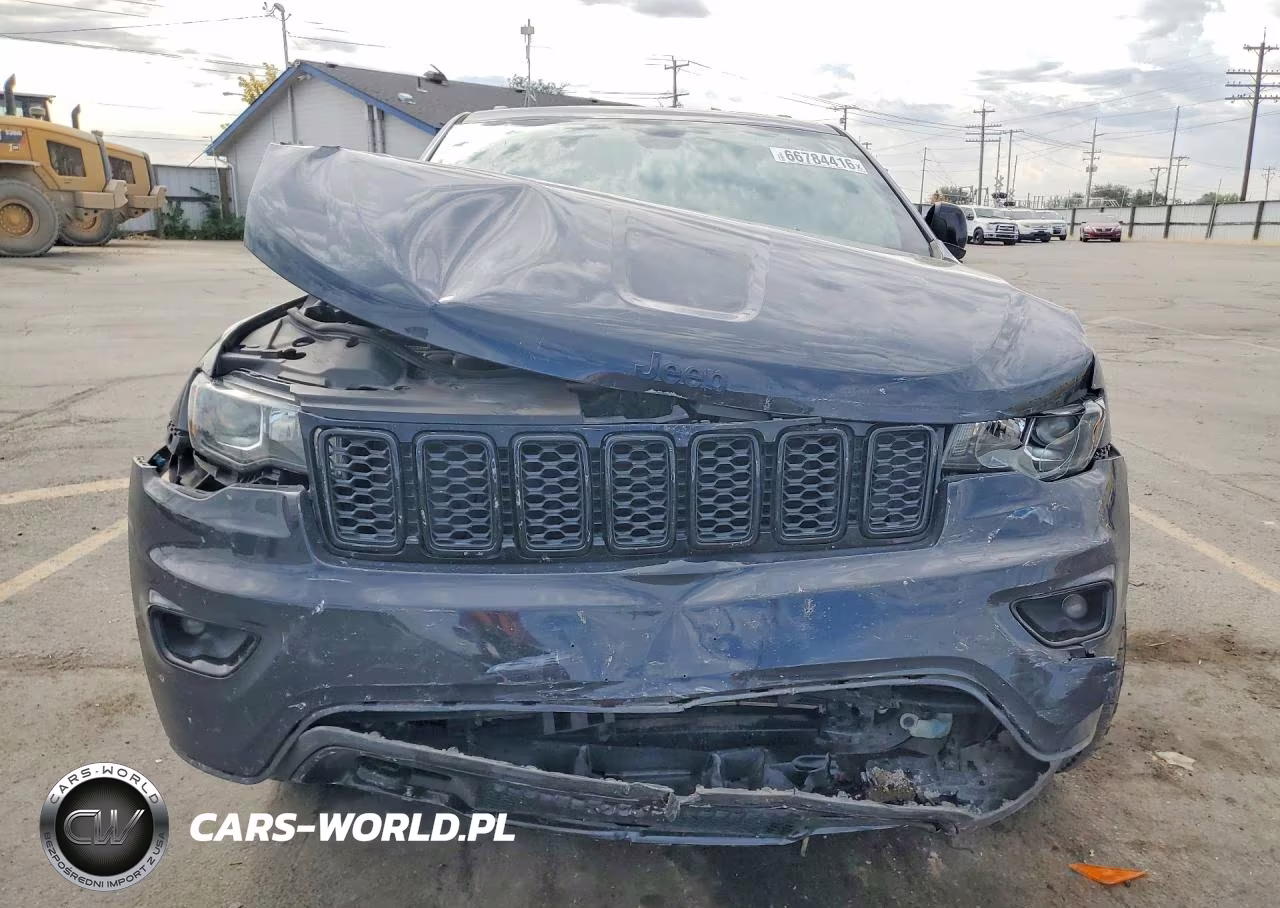 2018 Jeep Grand Cherokee Laredo VIN:1C4RJFAG0JC421333 - 5