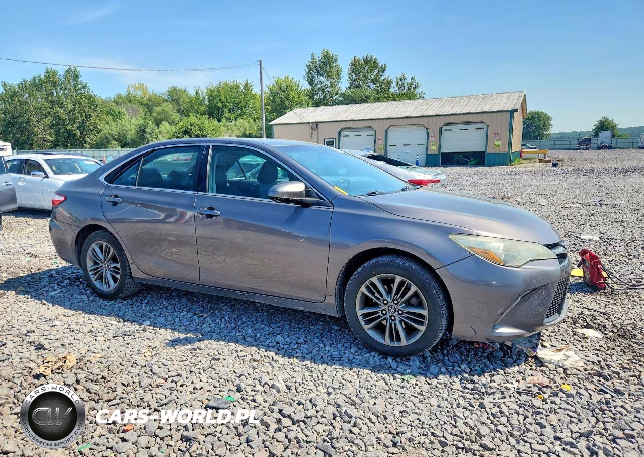 2017 Toyota Camry Se VIN:4T1BF1FK2HU329580 - 4