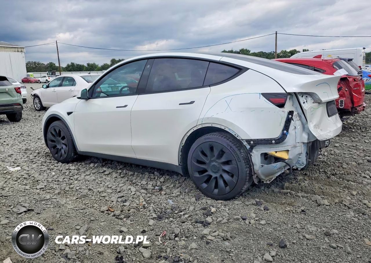 2023 Tesla Model Y VIN:7SAYGDEE9PA047744 - 2