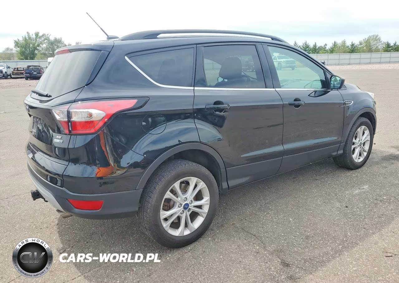 2017 Ford Escape Se VIN:1FMCU9G9XHUB80694 - 3