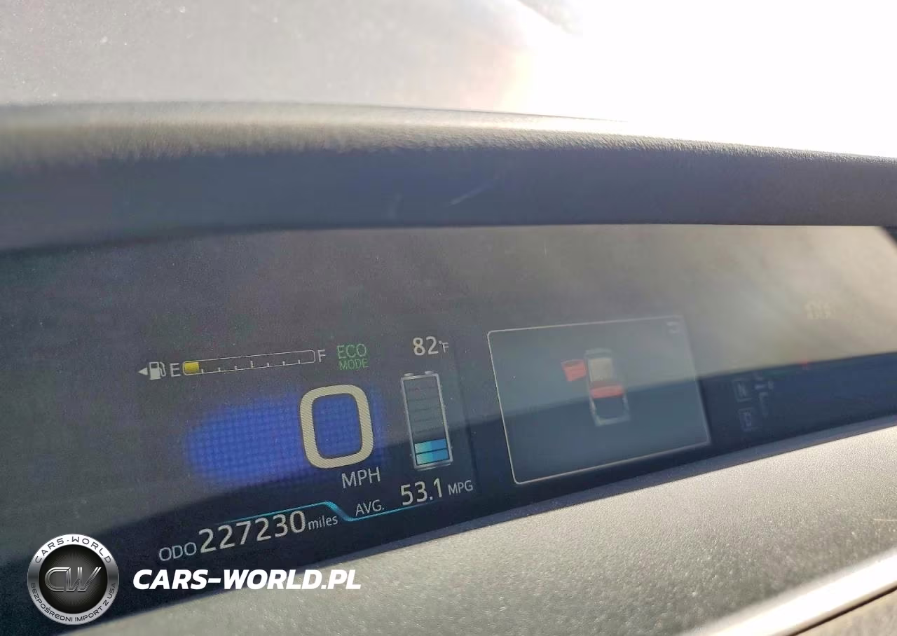 2016 Toyota Prius Two VIN:JTDKBRFU5G3509267 - 9