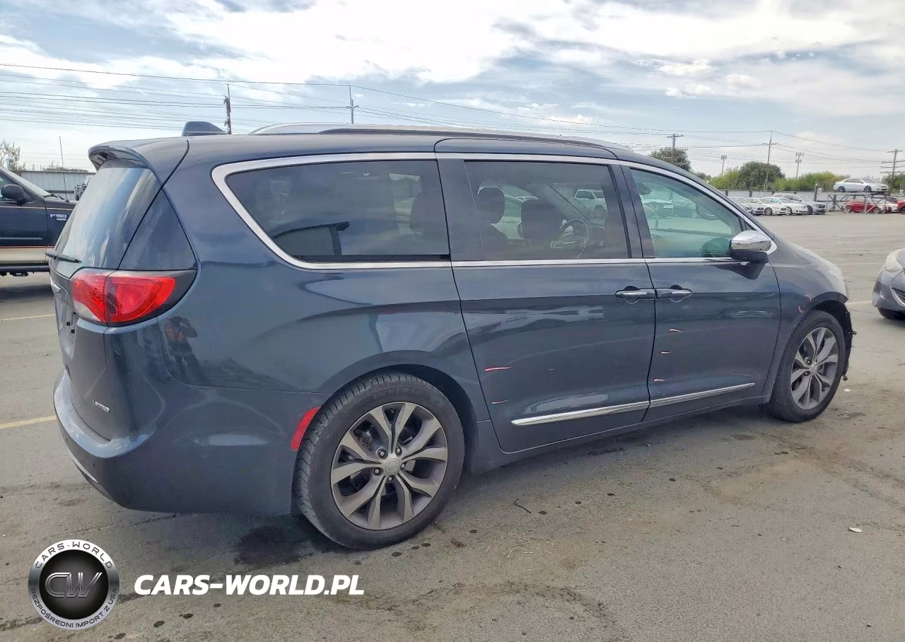 2019 Chrysler Pacifica Limited VIN:2C4RC1GG5KR604689 - 3