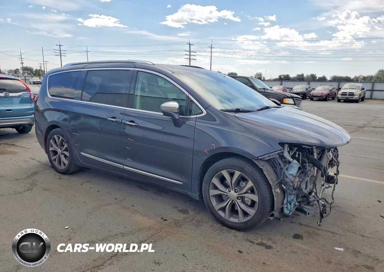 2019 Chrysler Pacifica Limited VIN:2C4RC1GG5KR604689 - 4