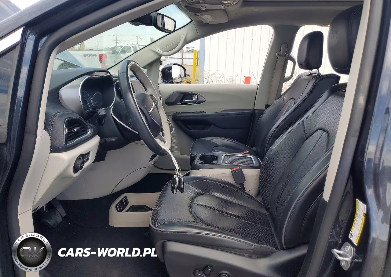 2019 Chrysler Pacifica Limited VIN:2C4RC1GG5KR604689 - 7
