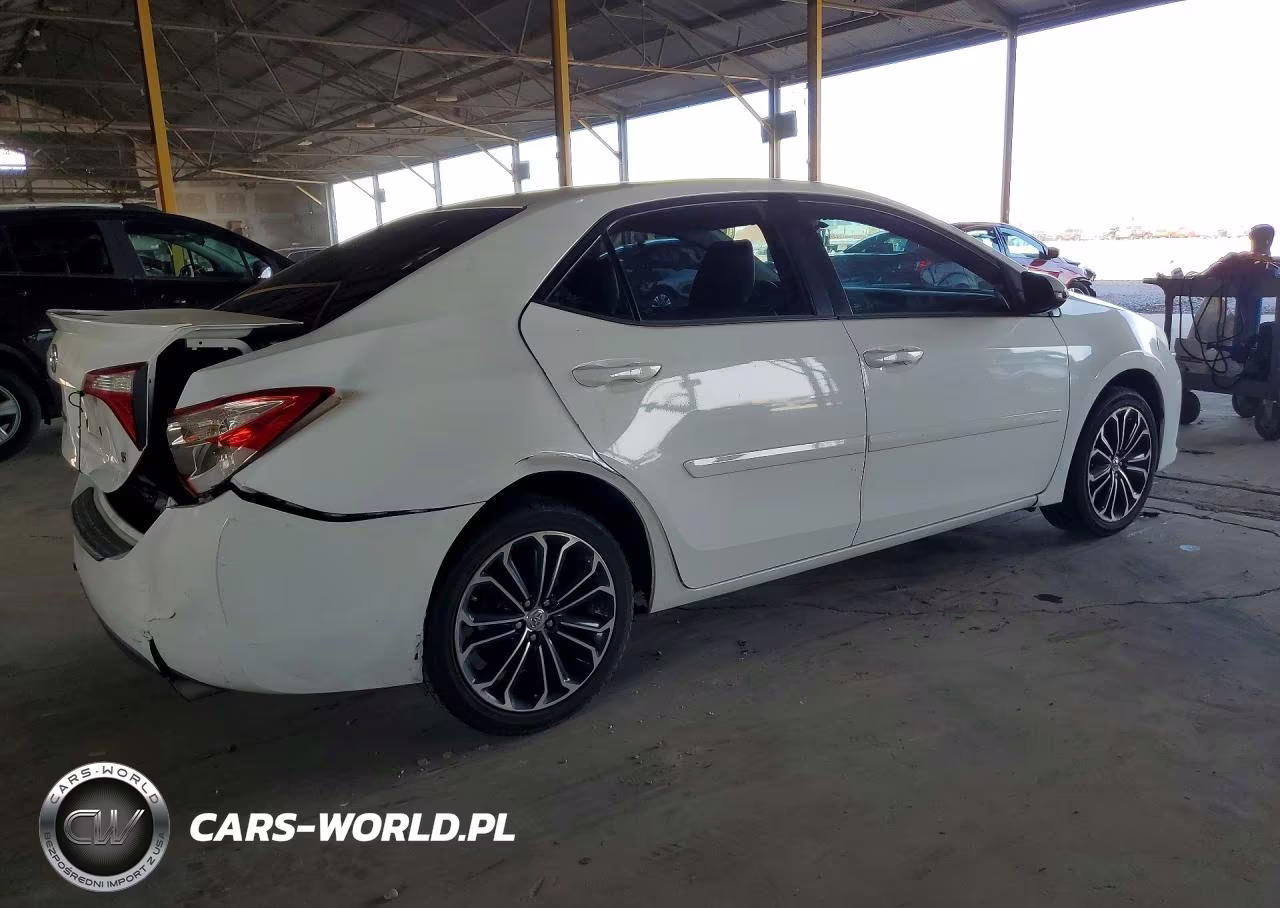 2015 Toyota Corolla S Plus VIN:5YFBURHE4FP350148 - 3