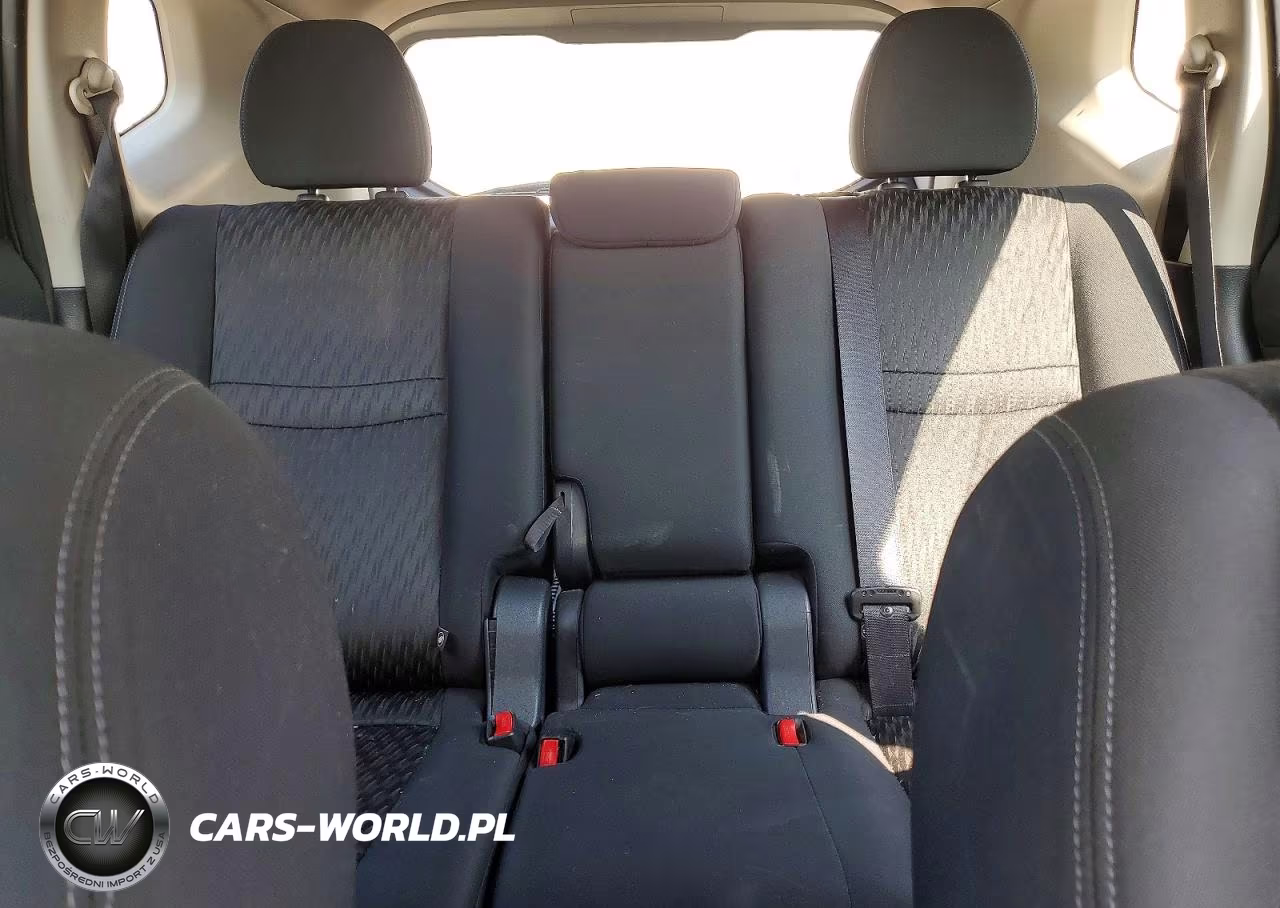 2017 Nissan Rogue S VIN:KNMAT2MT5HP554777 - 10