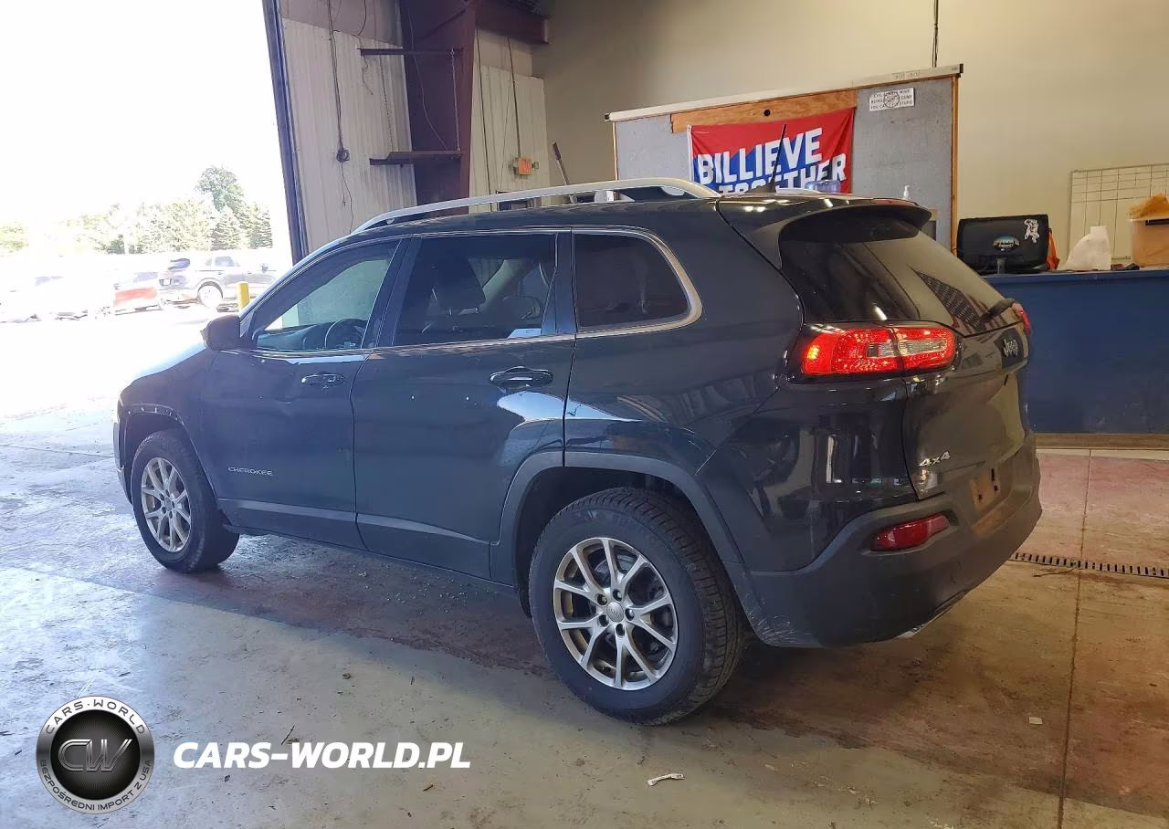2018 Jeep Cherokee Latitude Plus VIN:1C4PJMLX8JD615112 - 2
