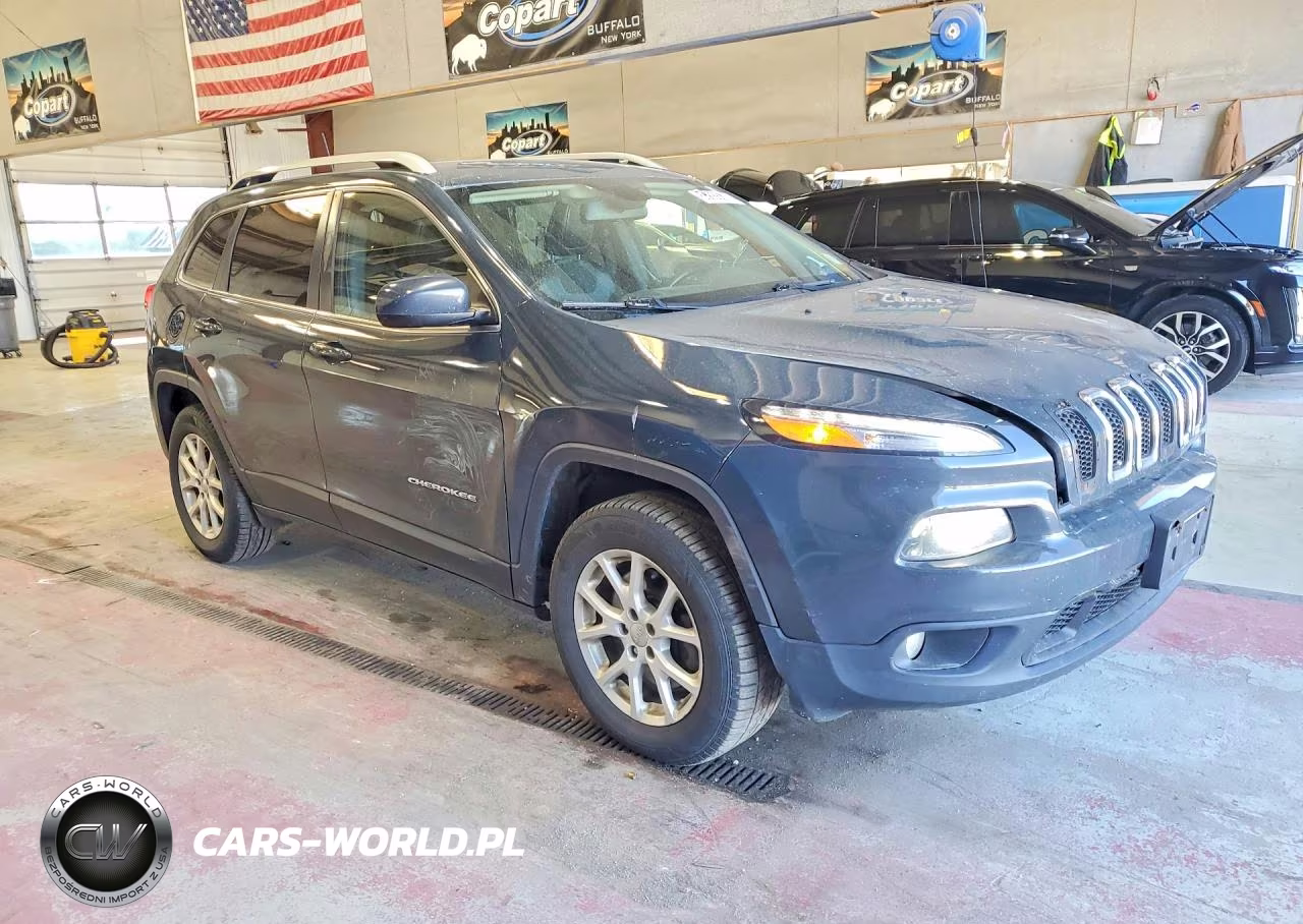 2018 Jeep Cherokee Latitude Plus VIN:1C4PJMLX8JD615112 - 4
