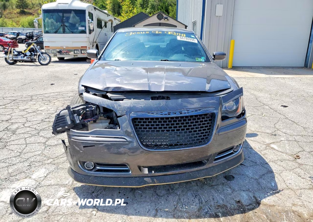 2014 Chrysler 300 S VIN:2C3CCAGG7EH353145 - 5