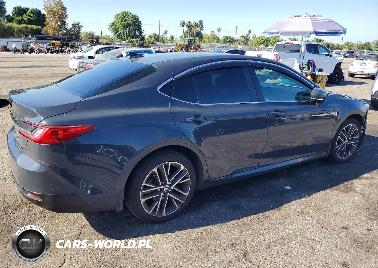 2025 Toyota Camry Xle VIN:4T1DAACK2SU059060 - 3
